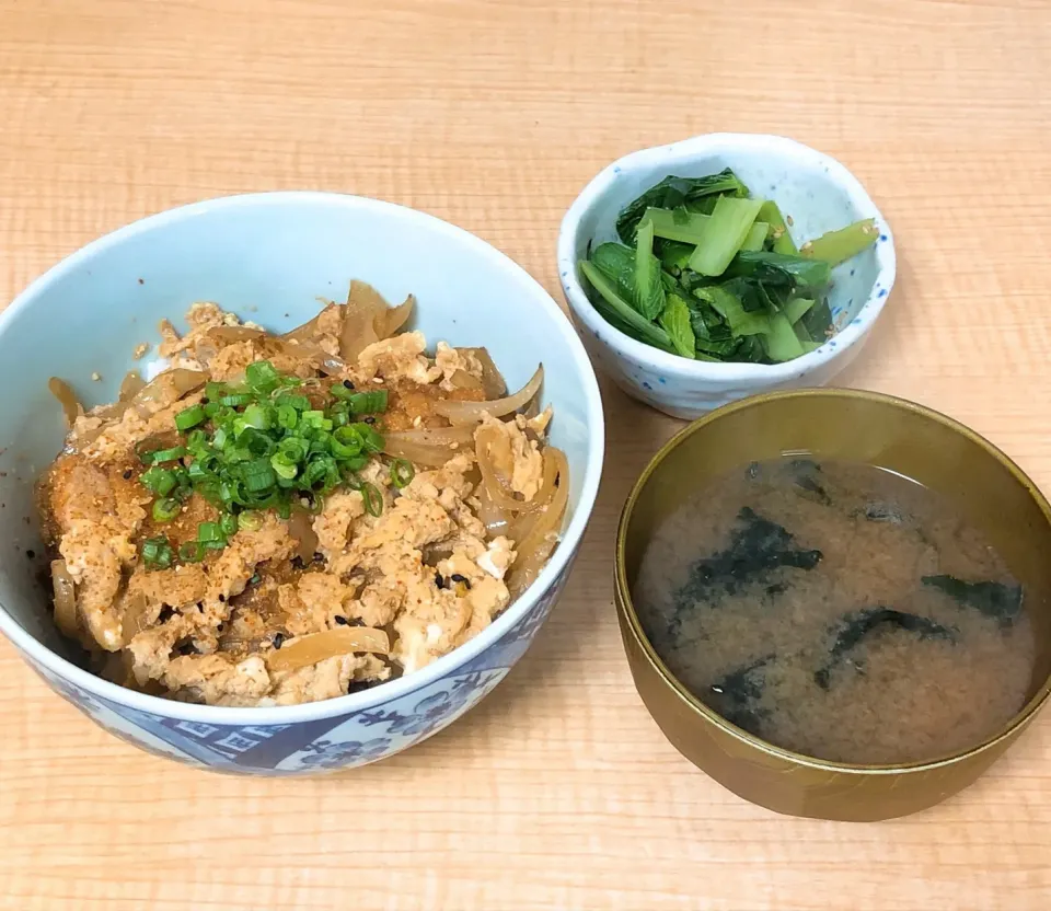 お昼はカツ丼|まちゃさん