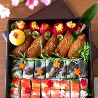 Snapdishの料理写真:押し寿司のお花見弁当