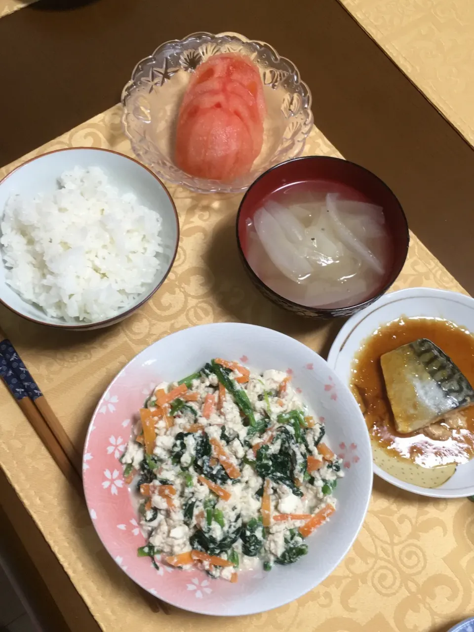 鯖のみぞれ煮♪ほうれん草の白和え♪新玉ねぎのスープ♪トマト♪|ちぃさん