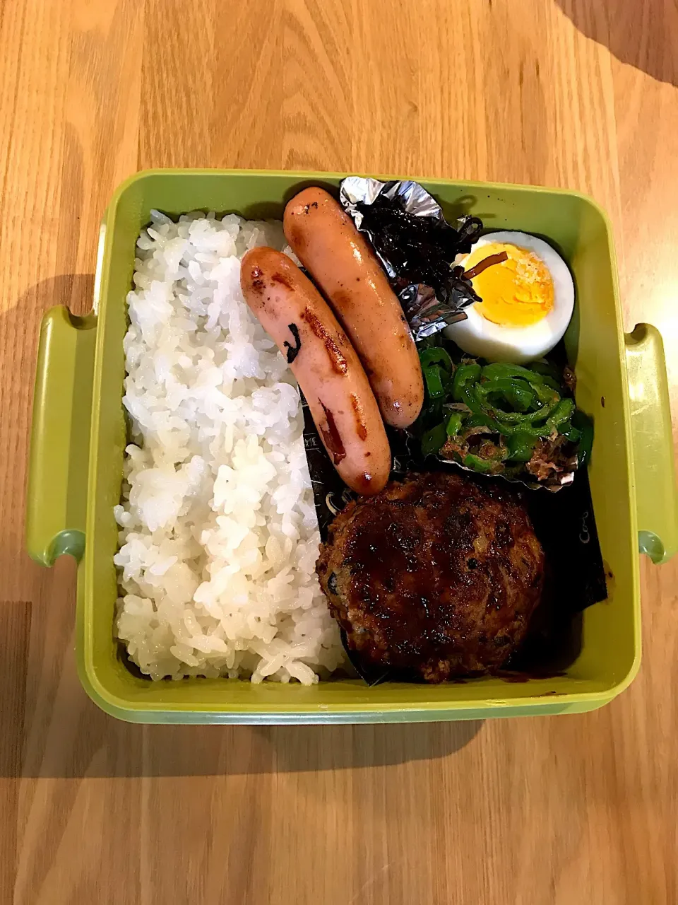 ハンバーグと無限ピーマン弁当 #お弁当  #高校生男子弁当  #弁当|ちっくんさん