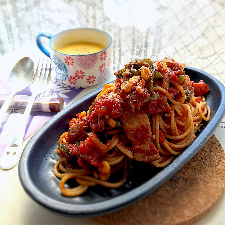 昼ごはん  トマトソースでナポリタン|砂雪さん