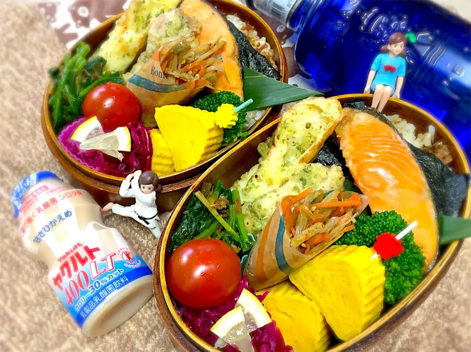 海苔弁（発芽玄米ブレンドご飯🍚＋生七味おかか）&焼き甘塩鮭🐟&ちくわ・せせり磯辺揚げ&出汁巻き三角玉子&きんぴらゴボウ&ほうれん草の土佐和え&紫キャベツのレモン和え&ブロッコリー🥦&プチトマト🍅の夫婦お弁当♪

 #弁当  #フチ子  #のり弁|桃実さん