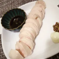 Snapdishの料理写真:手作り鶏ハムと共に晩酌＊ワイン|おかゆさん