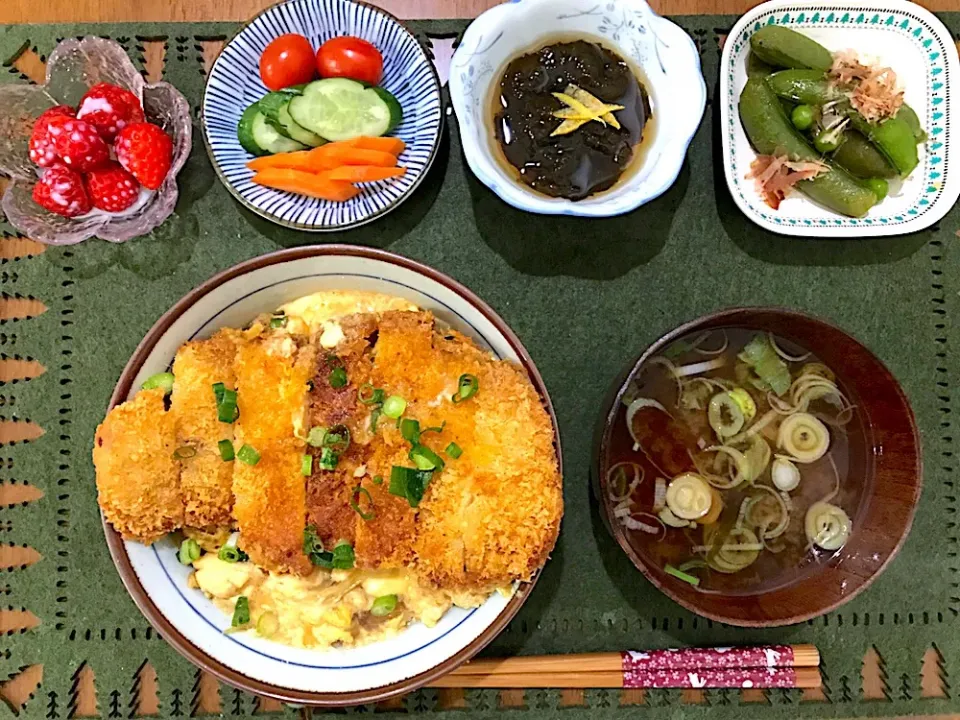 カツ丼定食|ゆうかさんさん