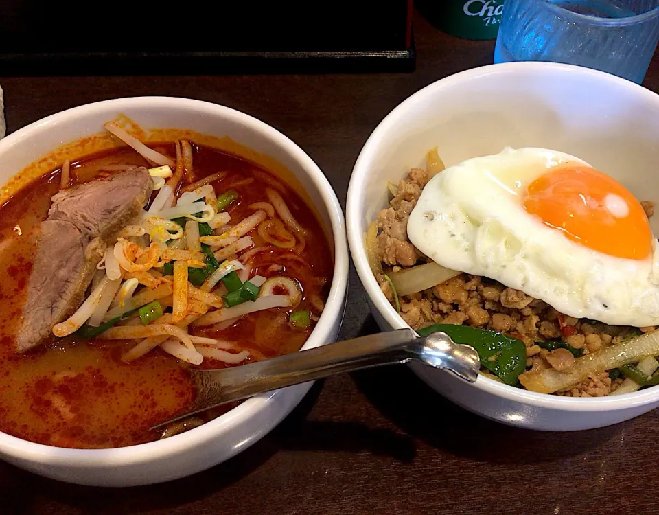 Snapdishの料理写真:ガパオ トムヤムラーメン|みーさん