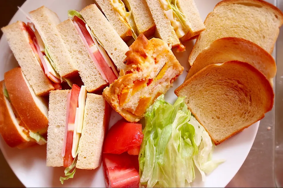 ミニ食パン🍞でサンドイッチ🥪|えとさん