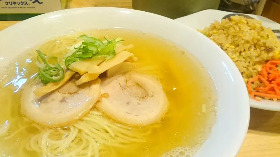 【4月は毎週火曜休み】
中華そば 来味 板橋店
ラーチャン（煮干しラーメン＆半チャーハンのセット）
＠板橋区役所前、新板橋、板橋19056|大脇さん