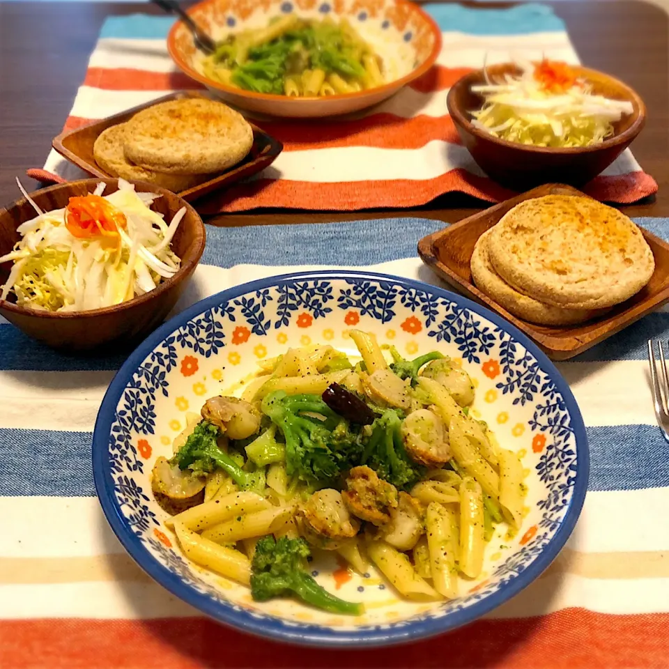 お昼ご飯(3/25)
✳︎帆立とブロッコリーのペンネ
✳︎イングリッシュマフィン(全粒粉)
✳︎新たまねぎのサラダ|さっちんさん