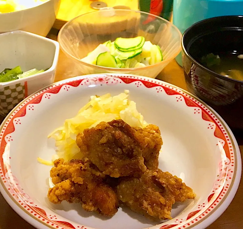 アル中病棟の晩ごはん⭐️⭐️🔆
ごはん🍚  清し汁（豆腐）  鶏肉のカレー揚げ🐓  酢味噌和え  おひたし🥬|ぽんたさん