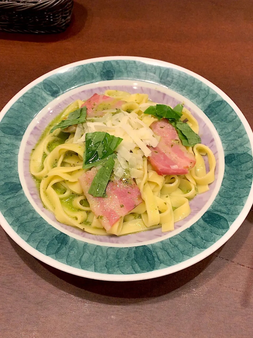 鎌倉ベーコンとイタリア産ペコリーノチーズ🧀のジェノベーゼ🍝|るみおんさん