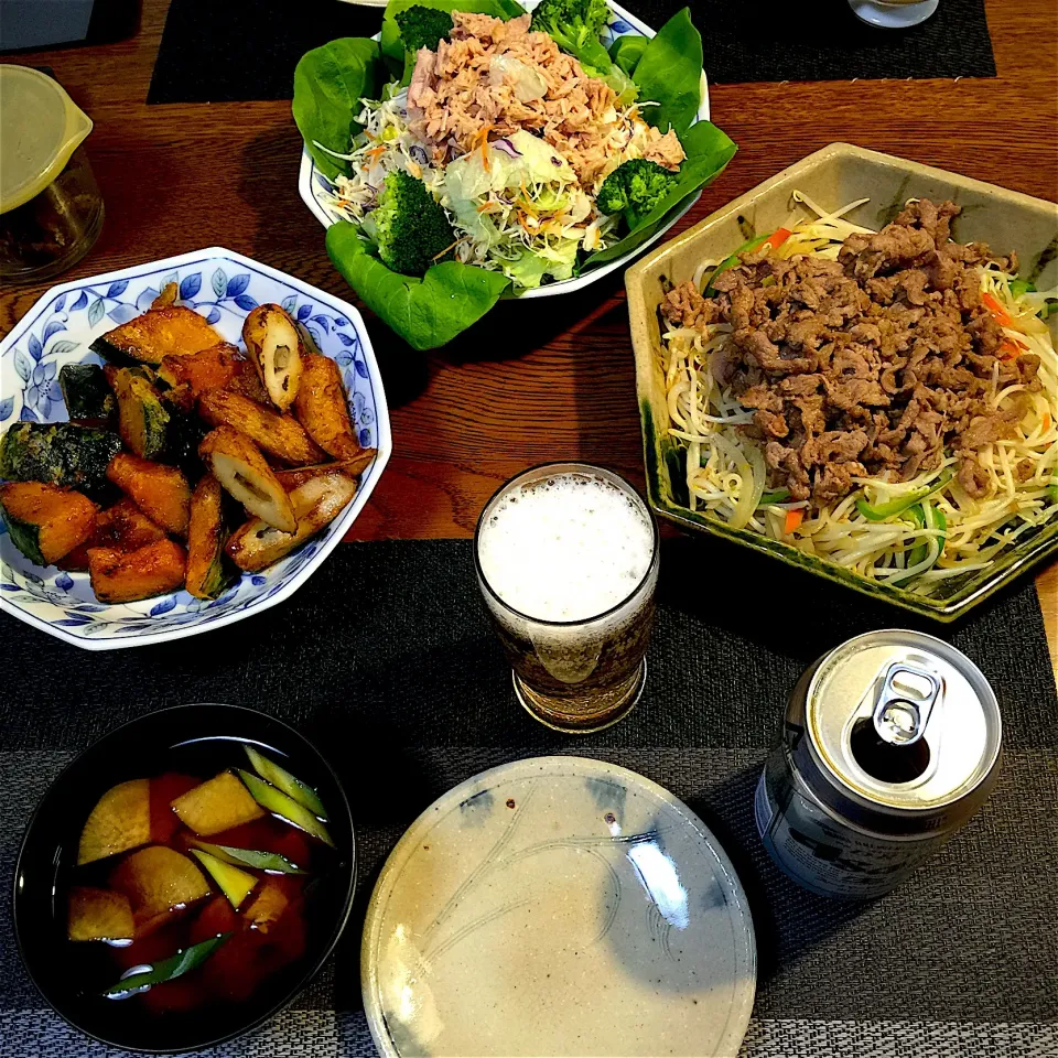 Snapdishの料理写真:ラム肉ジンギスカン風、南瓜と牛蒡巻の
照り煮、ツナサラダ、味噌汁|yakinasuさん