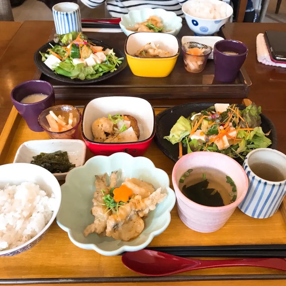 鶏肉とさつま芋のハニーマスタード🍠
小いわしと大根の天ぷら
きゅうりと豆腐の梅サラダ🥗|ちゃみこさん