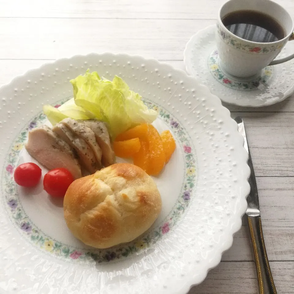 塩バターパンおいしい♪( ´▽｀)|ポンポンダリアさん