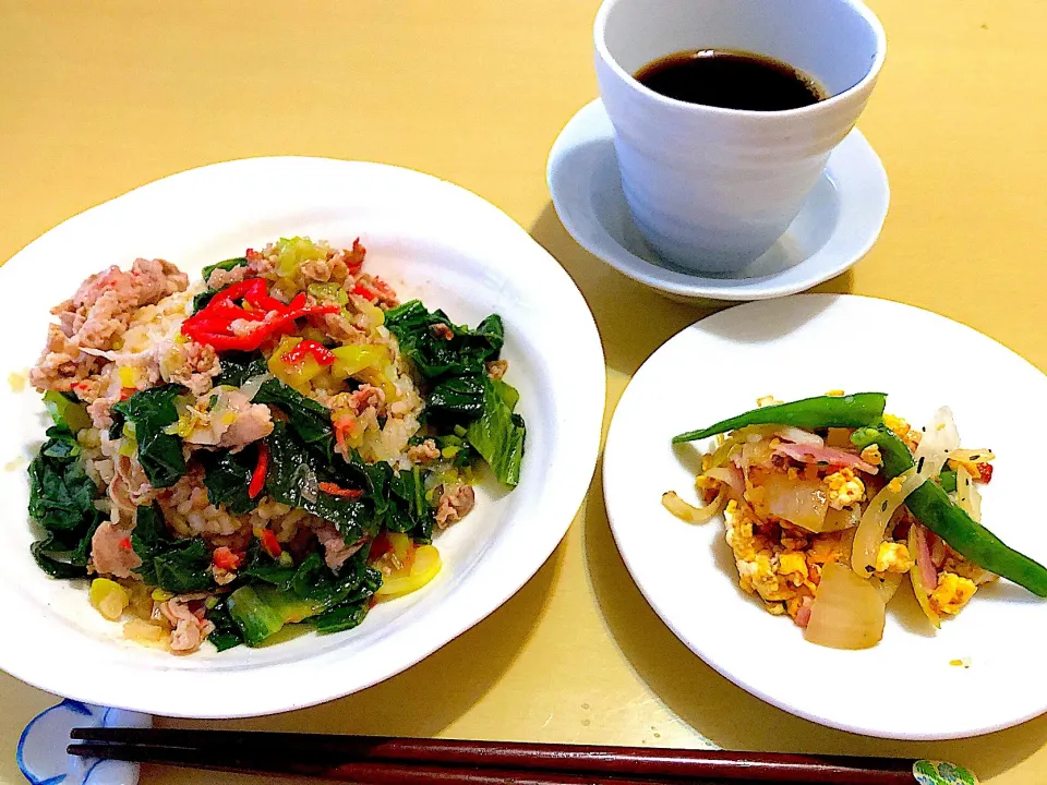 3／26昼食  #昼ごはん 
•豚高菜のっけ丼  •卵とじゃが芋ベーコン炒め •コーヒー|おさんどんさん