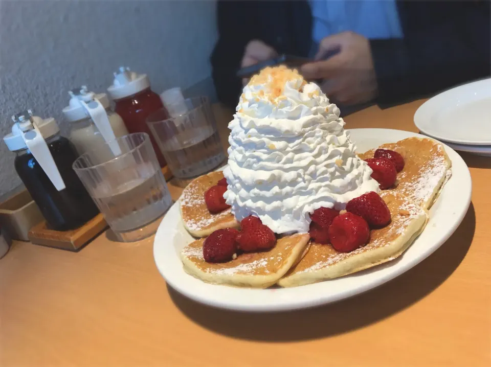 Snapdishの料理写真:eggs'n thingsのパンケーキです|yurikoさん