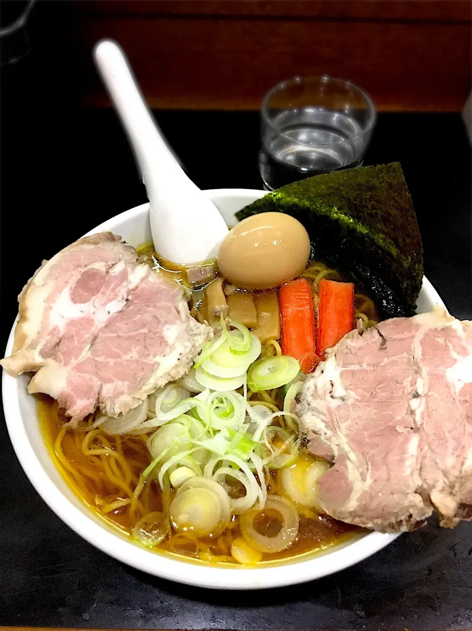 Snapdishの料理写真:上品なラーメン(カキ味ガッチリ♡)
@一条流がんこラーメン総本家|morimi32さん