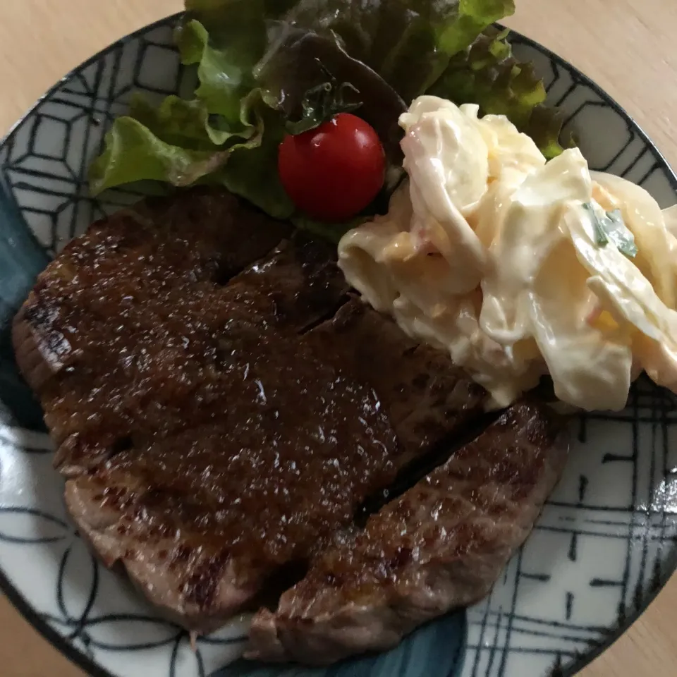 Snapdishの料理写真:タスマニアビーフ🥩|ころりんさん