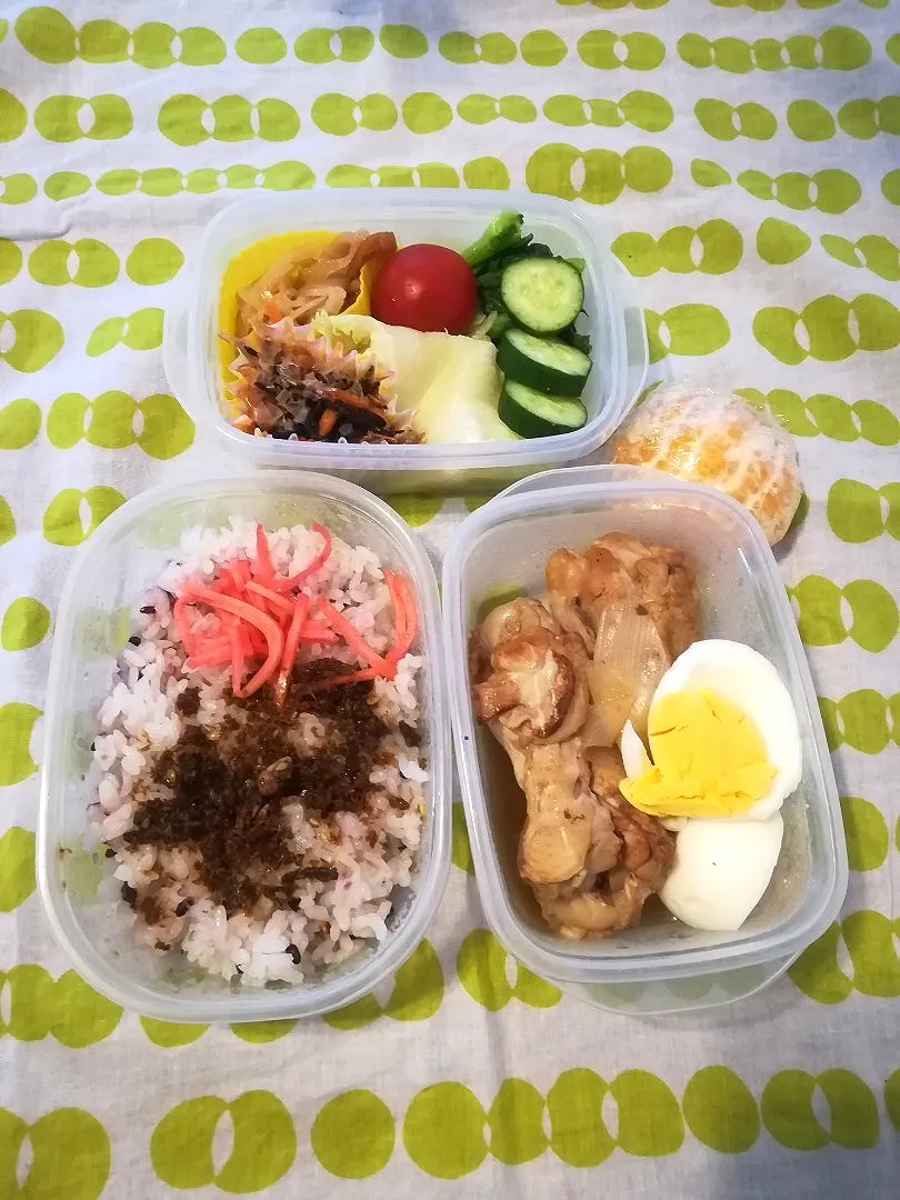 Snapdishの料理写真:鶏手羽元のすっぱ煮弁当🍱|とにおさん