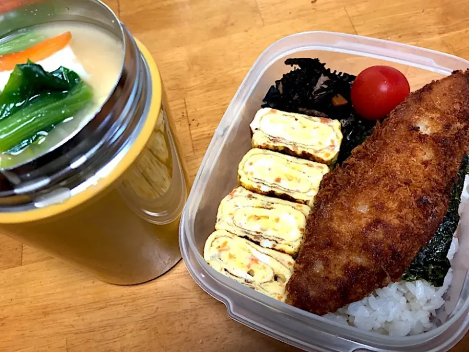 Snapdishの料理写真:白身魚のフライ弁当|お弁当娘さん