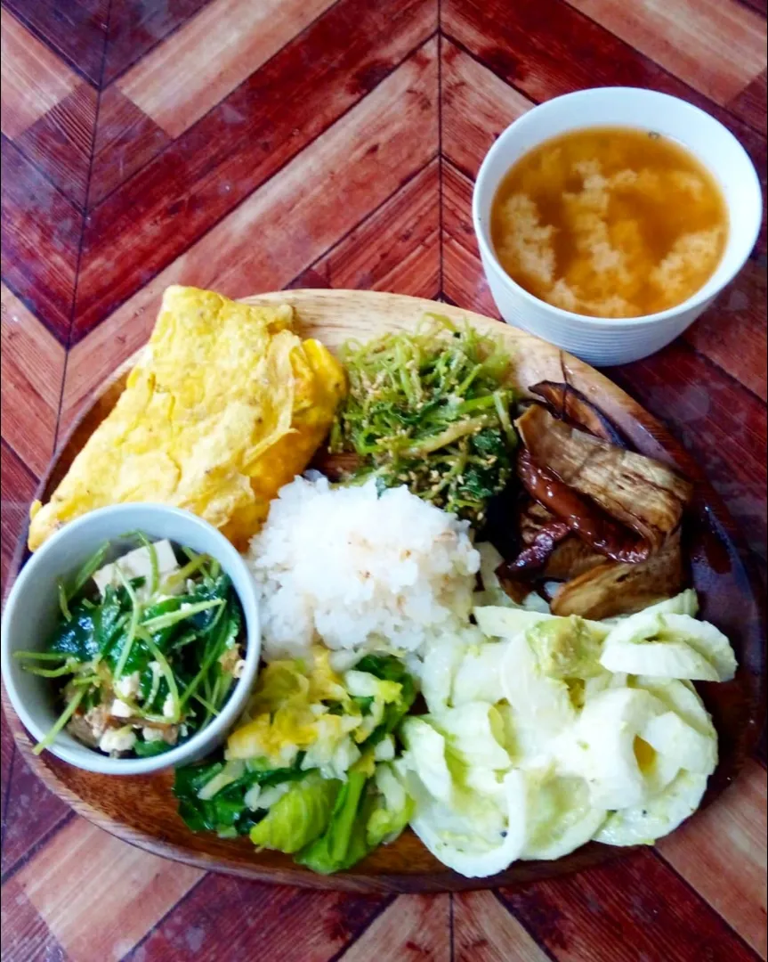 2019/03/27
昼食
・卵焼き
・アボカドとオニオンサラダ　作り置き
・三つ葉の胡麻和え ・コールスロー　作り置き
・三つ葉の豆腐ナムル　作り置き
・茄子ポン酢掛け　作り置き|時雨さん