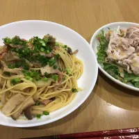 Snapdishの料理写真:きのことベーコンの和風パスタ
豚ロースの冷しゃぶサラダ|あわちゃんさん