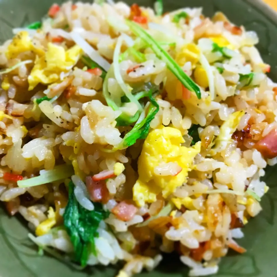 水菜とカニカマのニンニク醤油の炒飯|Daikiさん