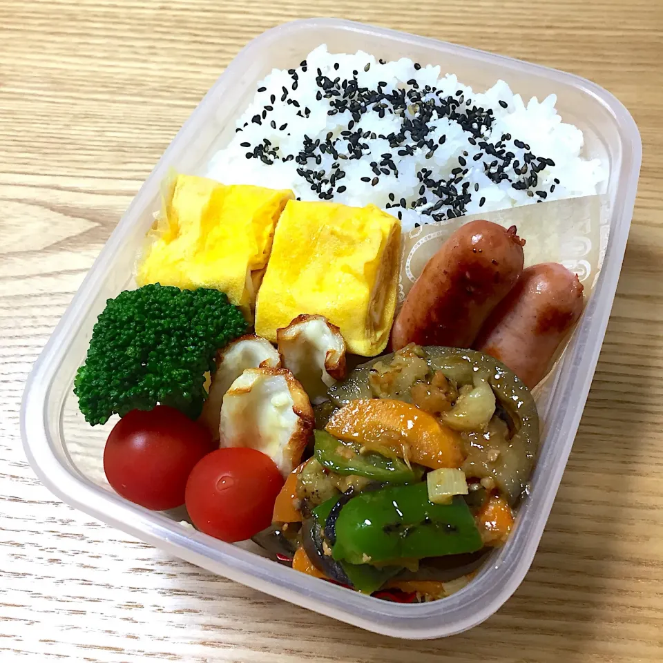 Snapdishの料理写真:木曜日の旦那さんのお弁当☺︎ #お弁当記録  #卵焼き  #麻婆茄子  #ウインナー #マヨちーちく #ブロッコリー #ミニトマト|むさけんさん