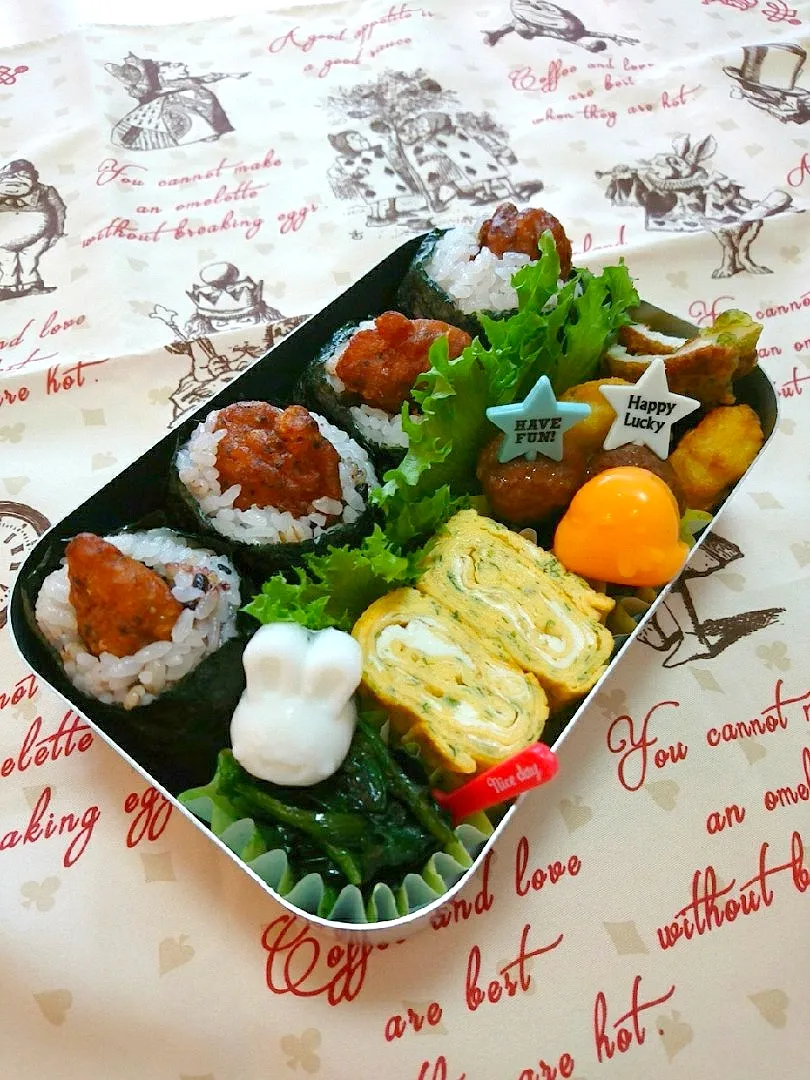 Snapdishの料理写真:唐揚げおむすび弁当💕|いちごさん