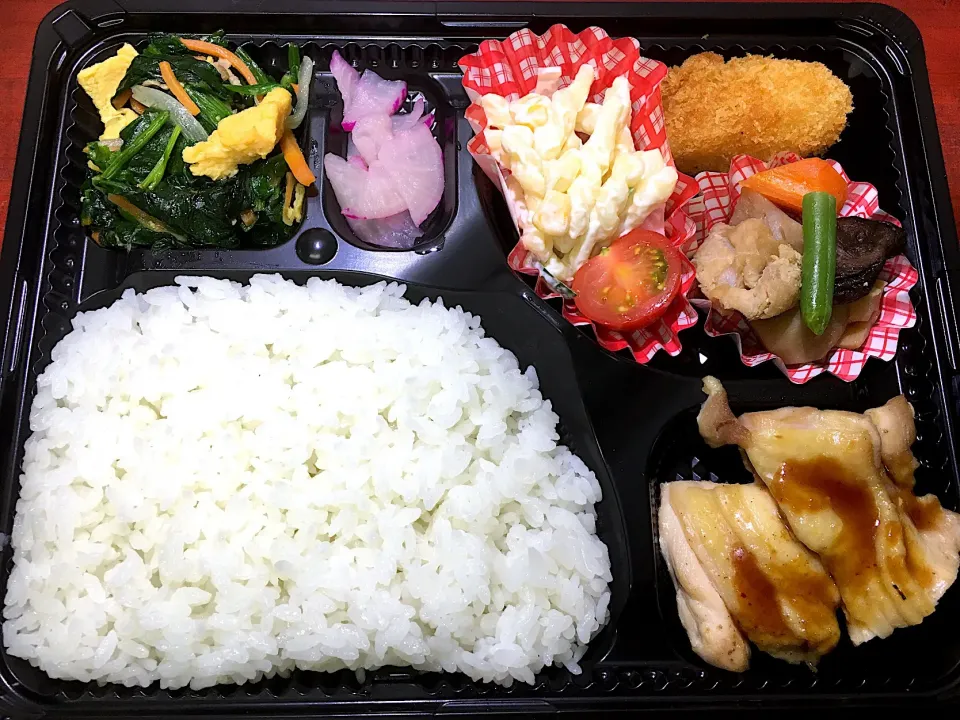 チキンステーキステーキソースかけ 日替わり弁当 宅配ランチ 豊川市配達|Naokazu Kuritaさん