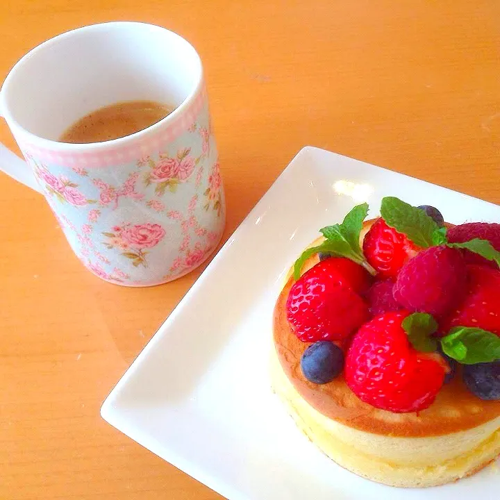 🍓苺ホットケーキ♡百均のホットケーキ型を使って🍓|yuiママさん