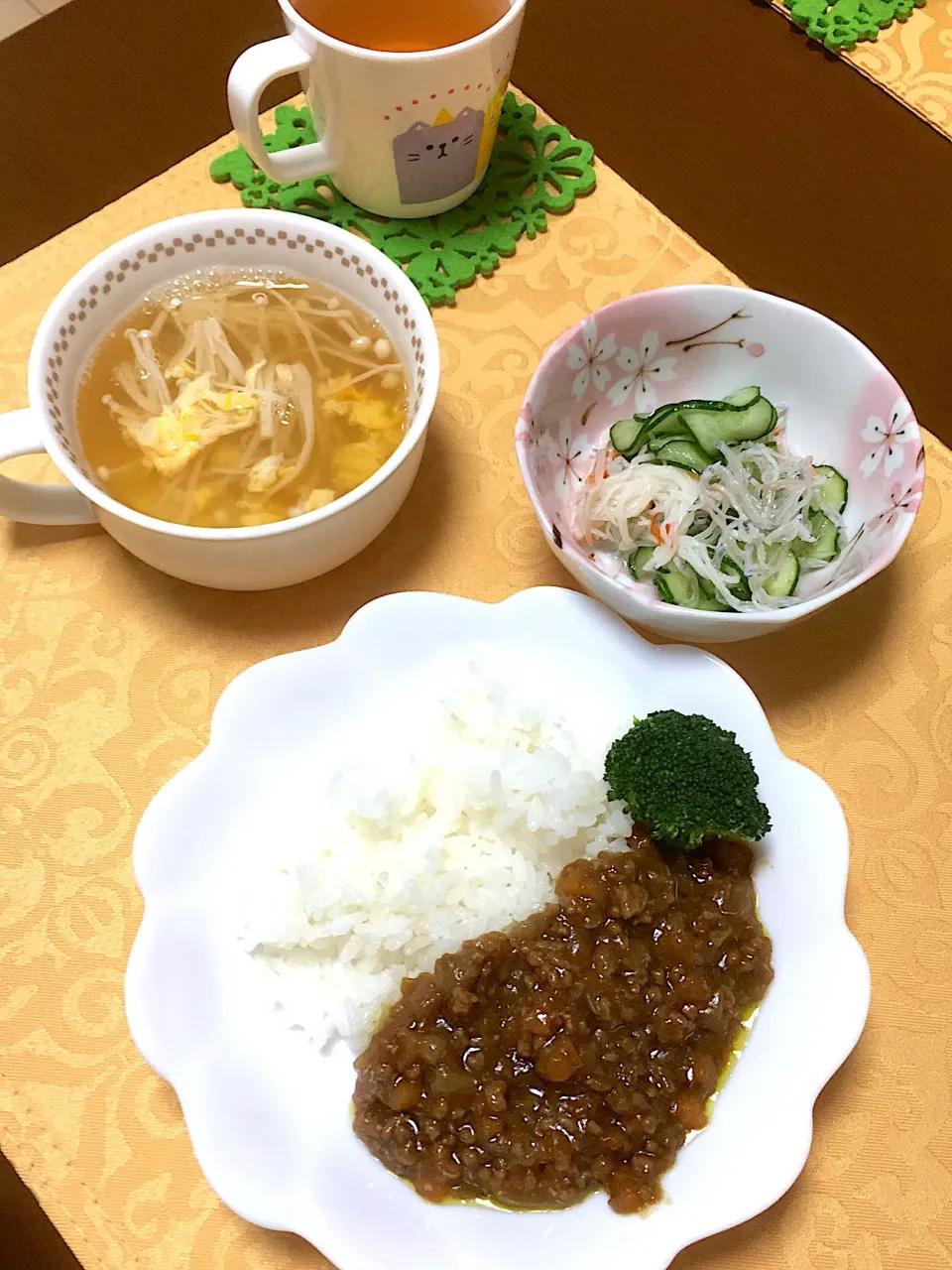 キーマカレー♪じゃこときゅうりとカニカマの酢の物♪えのきと卵のスープ♪|ちぃさん