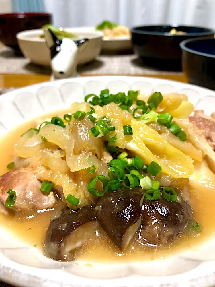 鶏モモとネギの玉ねぎおろし煮|くっきいママさん