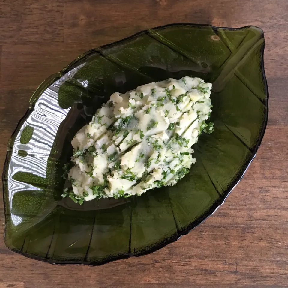 Snapdishの料理写真:みちゃこ師匠の‘パセリが主役のポテトサラダ’|七海さん