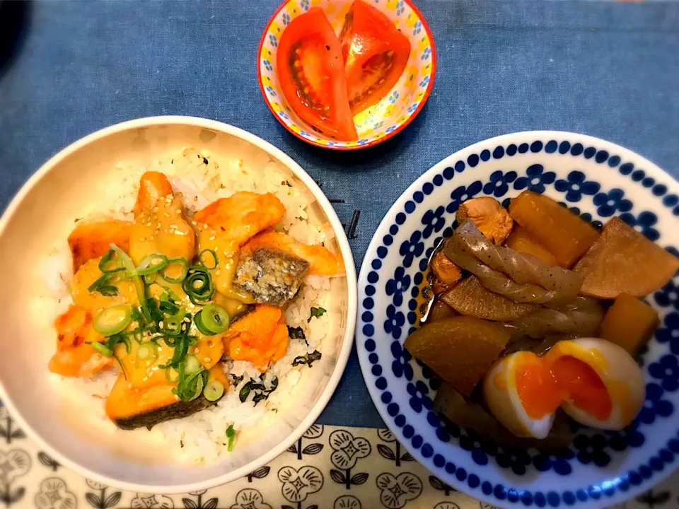 鮭味噌マヨ丼と味玉の煮物|くーさん