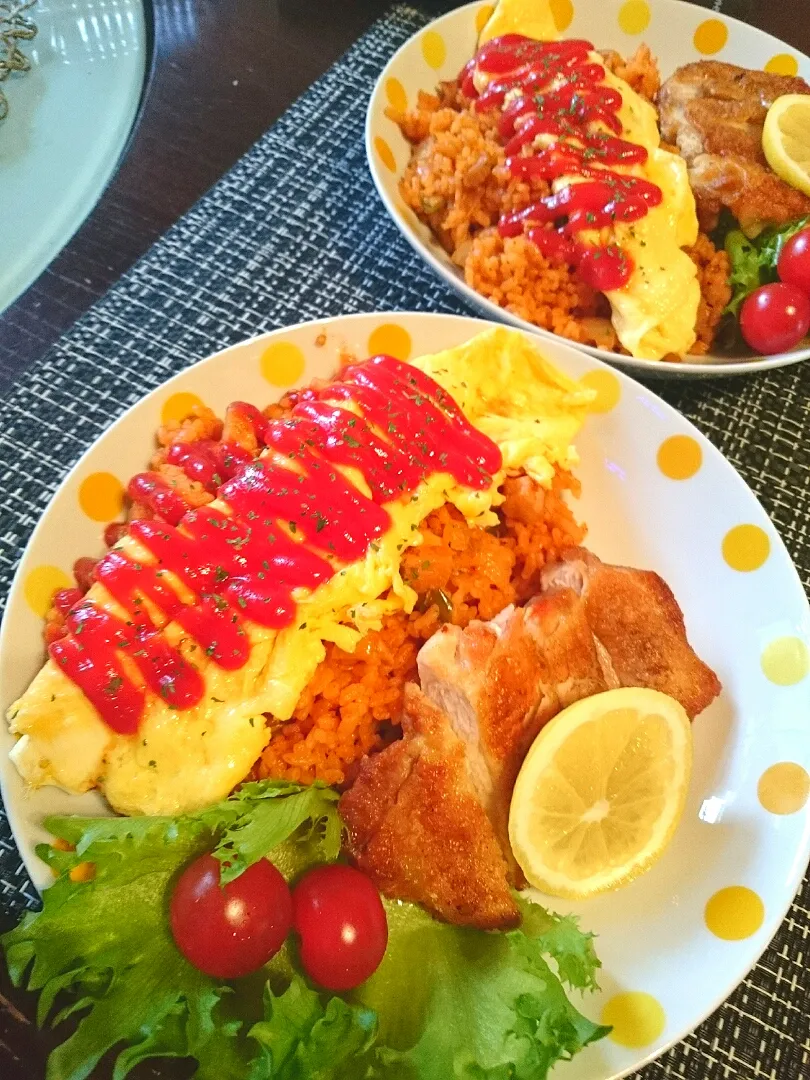 チキンオムライスにチキンソテー😁|ひとさんさん