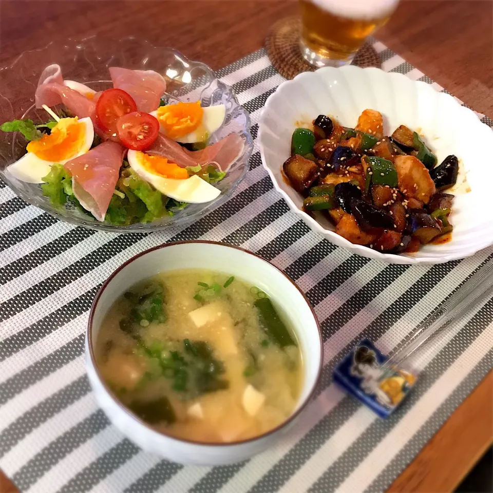 Snapdishの料理写真:鶏むね肉となす、ピーマンの甘酢あん
生ハムサラダ
味噌汁|𓇼 Ⓢ Ⓗ Ⓘ Ⓝ Ⓞ Ⓑ Ⓤ 𓇼さん