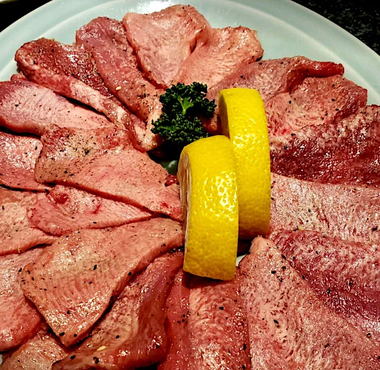 Snapdishの料理写真:今日は、仲間と焼き肉 先ずは、タン塩から〜|zeroweb_bossさん