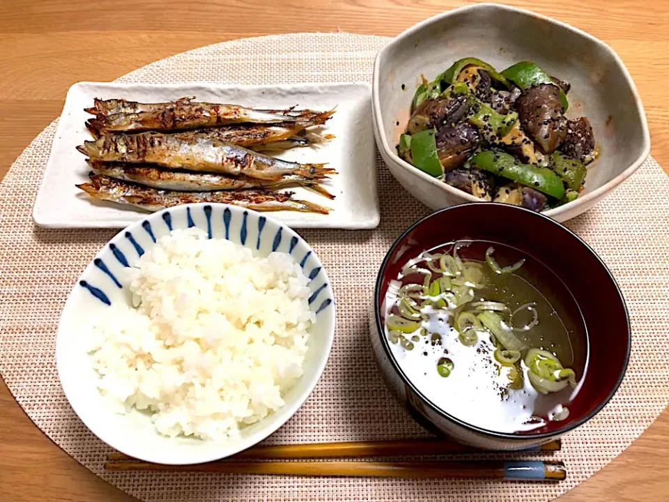 #ししゃも 定食
なすピー味噌炒め
とろろ昆布と梅干しのお吸い物|muluckyさん