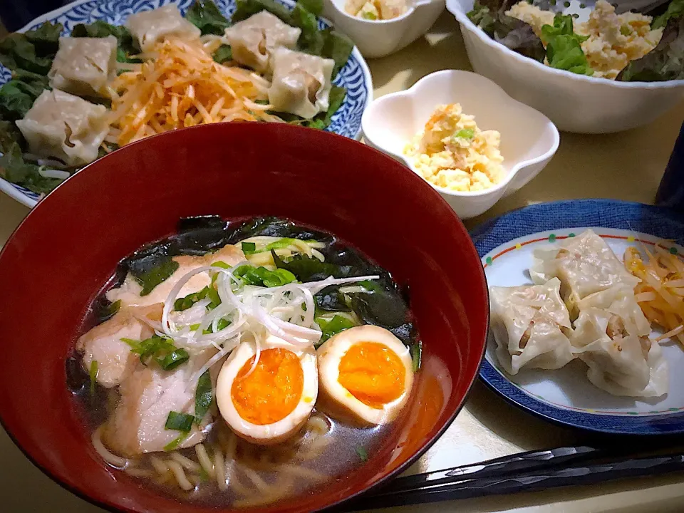 Snapdishの料理写真:3／29夕食  #晩ごはん 
•醤油ラーメン  •シュウマイ/もやしのコチュジャン和え  •おからサラダ|おさんどんさん