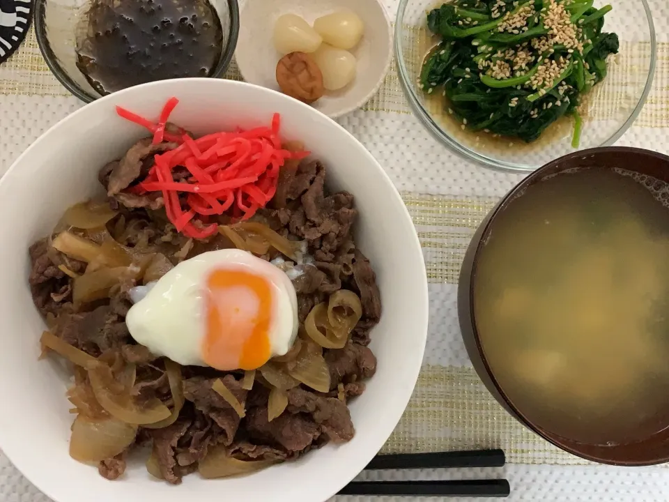 牛丼とほうれん草のおひたし|ミルクさん