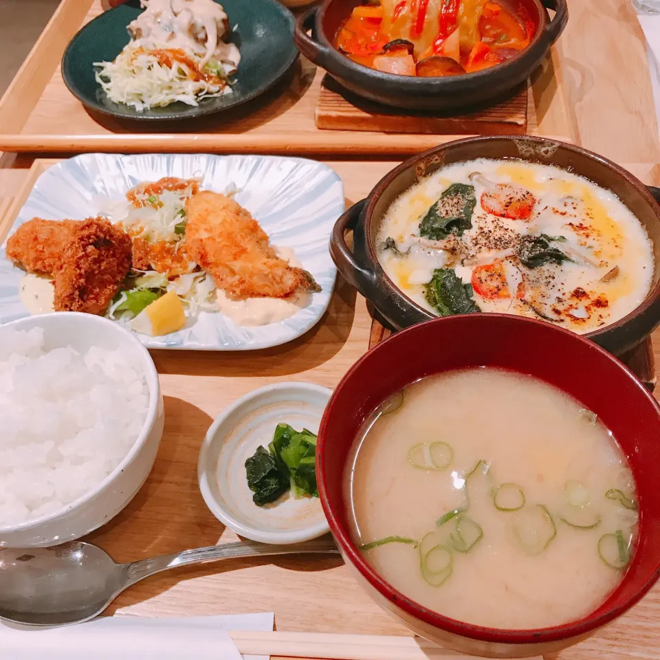 カキグラタンとカキフライの定食🥢|ちゃみこさん