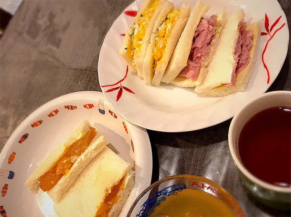 ももハム&レタスチーズ🧀🥬  たまご青海苔🐣  蜜柑&生クリーム🍊 サンドウィッチ🥪|ch＊K*∀o(^^*)♪さん