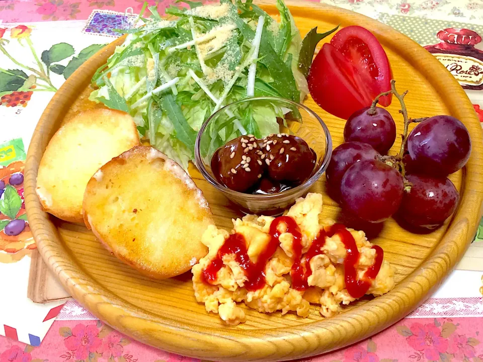 Snapdishの料理写真:#breakfast  #ワンプレート朝ごぱん  #朝ごパン  #ハニーバタートースト #ワンプレート|ゆぴさん