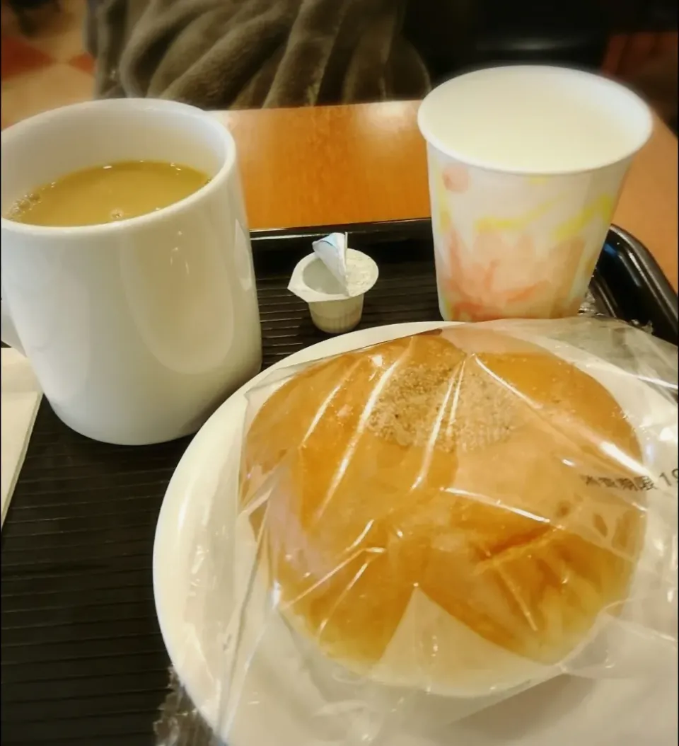 あんパンとアメリカンコーヒー☕|しまだ ちえこさん