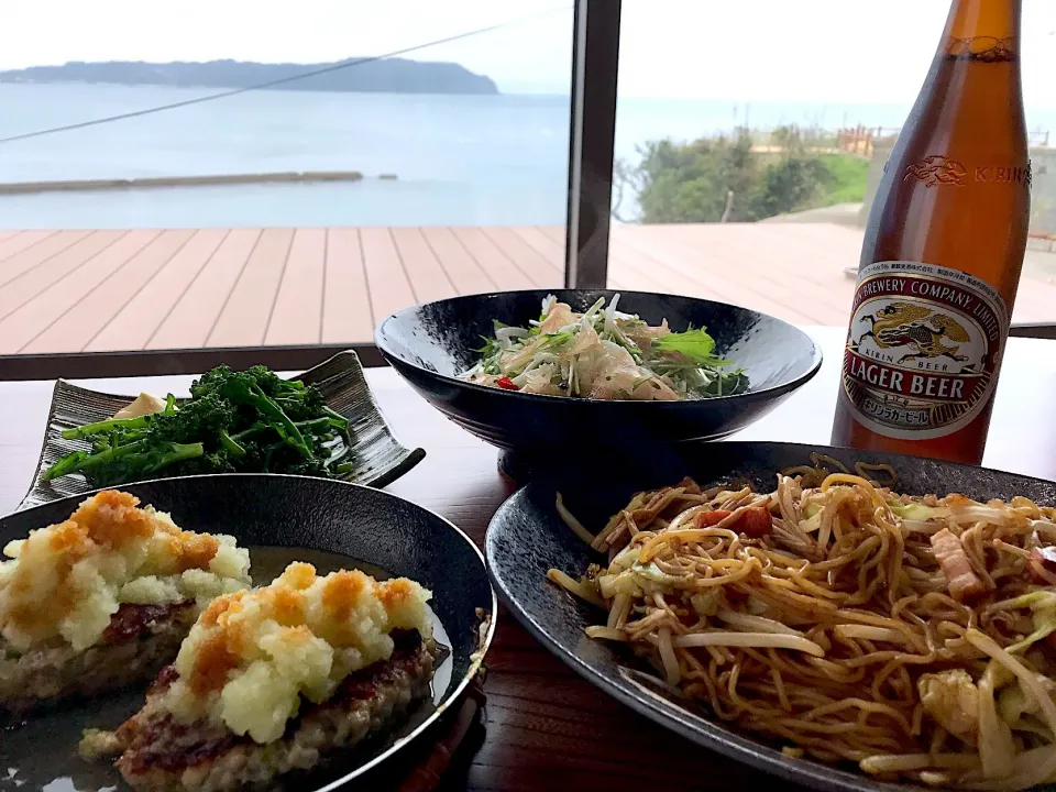 Snapdishの料理写真:2019.3.30 鰯バーグ🍻🍻🍻|ゆみずさん