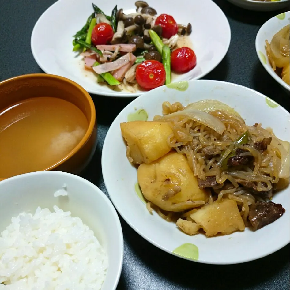 Snapdishの料理写真:土井先生の肉じゃがと野菜のオイル蒸しのお夕飯|jun(・x・)さん