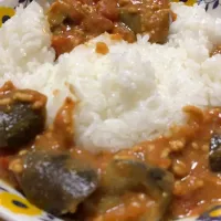 ナスとひき肉のトマトカレー|土鍋おこげさん