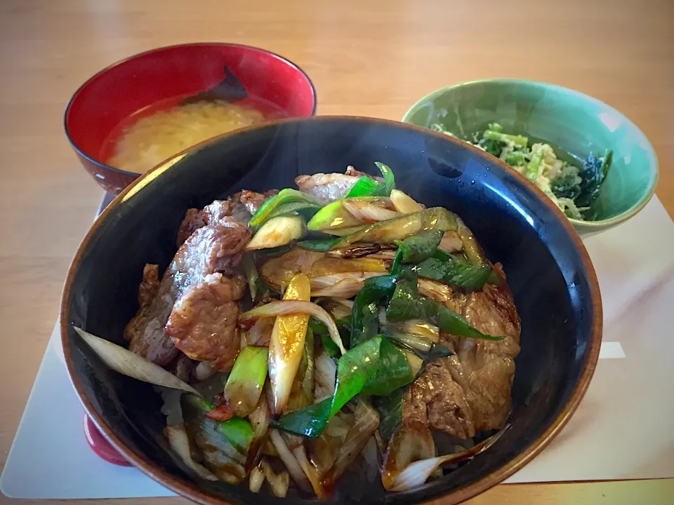 焼肉丼🐮|きっきー🥰さん