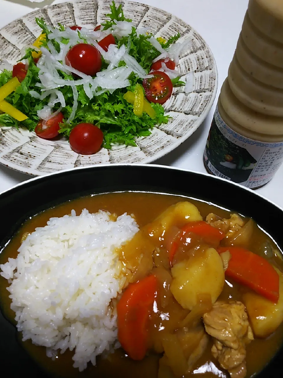 ベーシックなバーモントカレー💝
サラダのドレッシングはジョセフィーヌ✨|ぴっぴさん