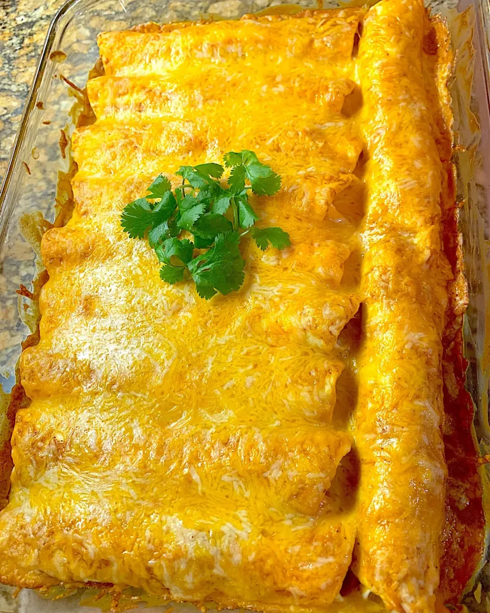 Homemade Chicken Enchiladas|Alma's Home Kitchenさん